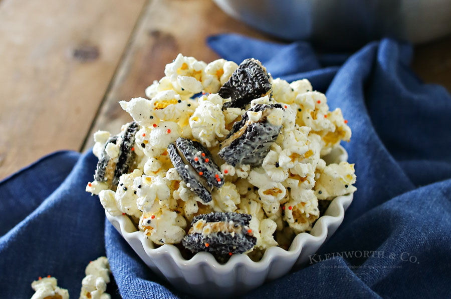 Peanut Butter Oreo Popcorn