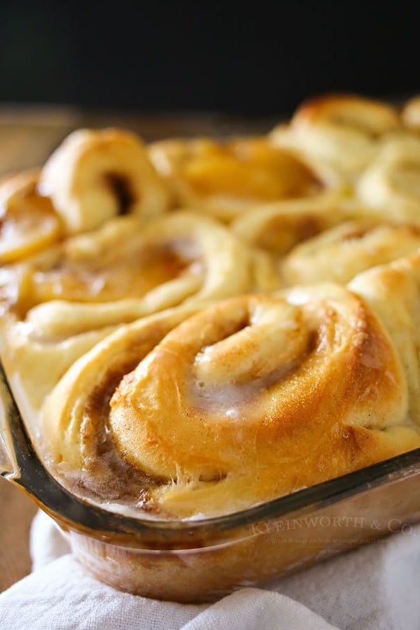 Super Easy Pumpkin Cinnamon Rolls