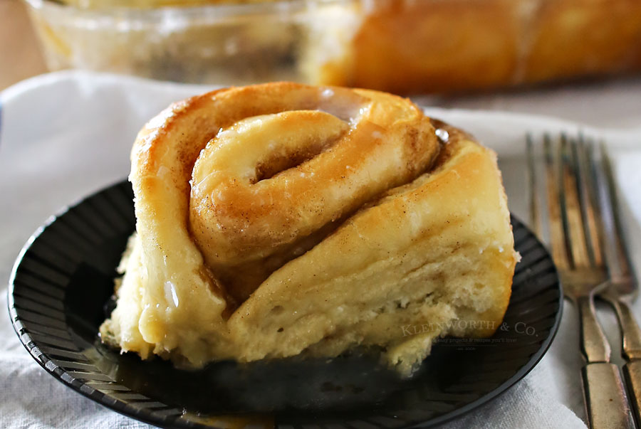 Easy Pumpkin Cinnamon Rolls