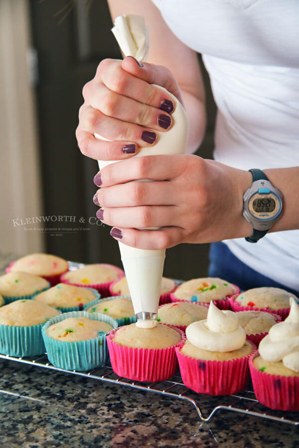 2-Ingredient Funfetti Cupcakes