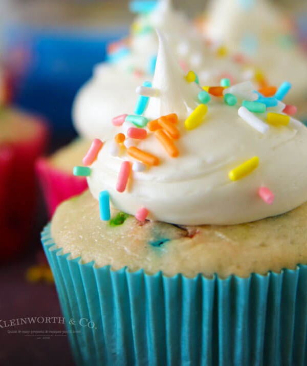 2-Ingredient Funfetti Cupcakes