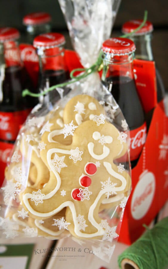 Coca-Cola Christmas Gift Idea + Printable Gift Tags