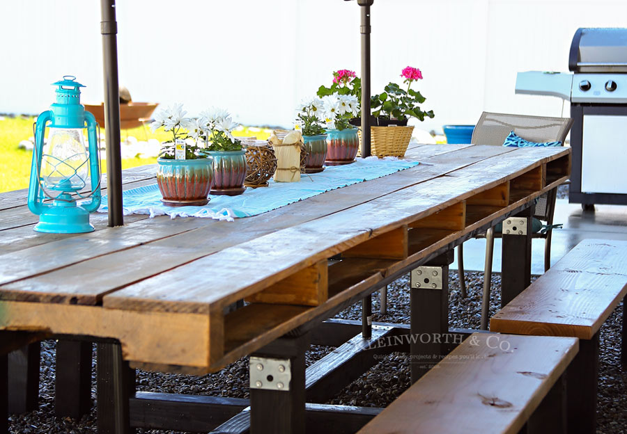 How to make a pallet outdoor dining table with benches and umbrella