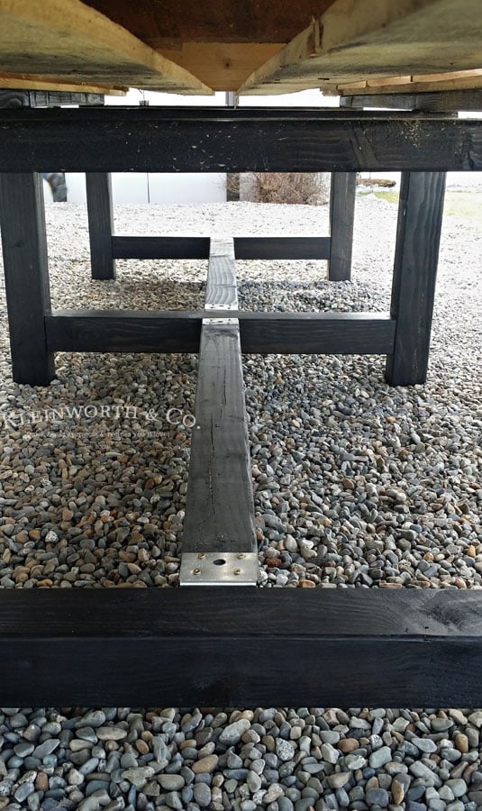 Leg support cross beams for DIY Pallet Outdoor Dining Table
