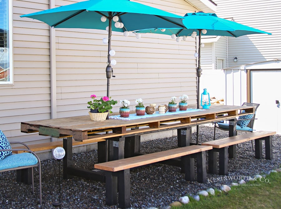 Spring Outdoor Pallet Table Decor