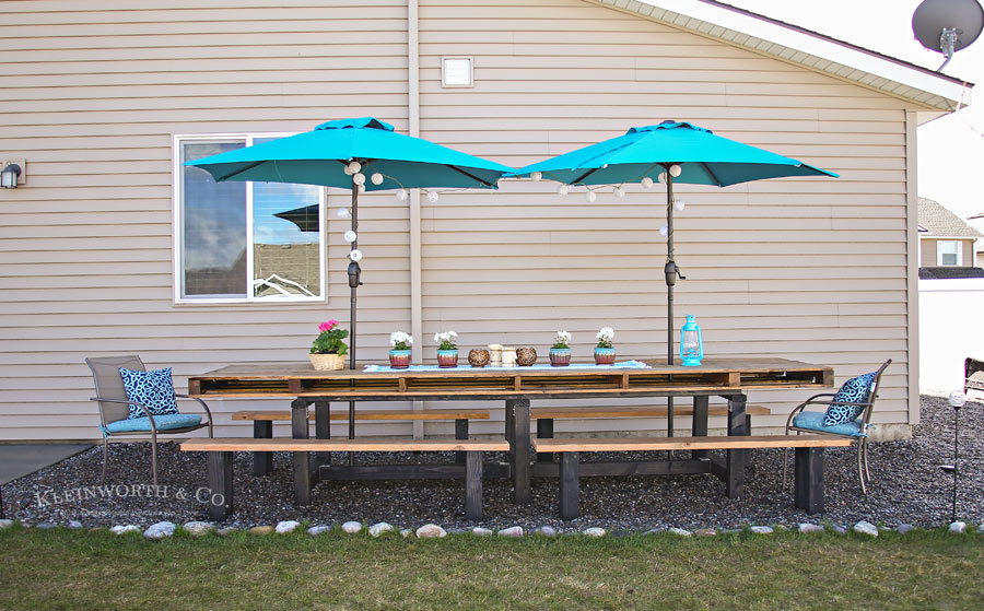 Spring Outdoor Pallet Table Decor