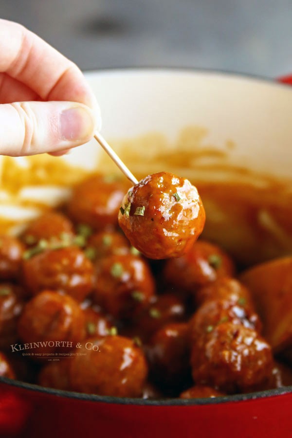 20-Minute Pepper Jelly Saucy Meatballs