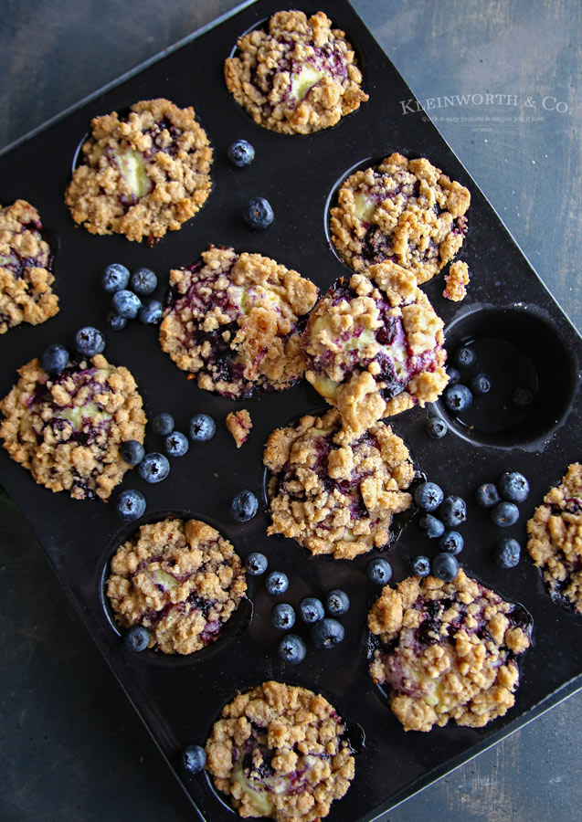 The very Best Blueberry Streusel Muffins