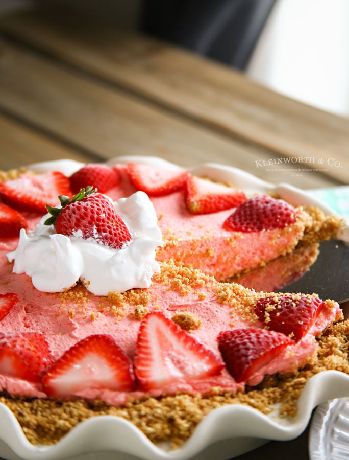 Recipe for No Bake Strawberry Banana Cheesecake