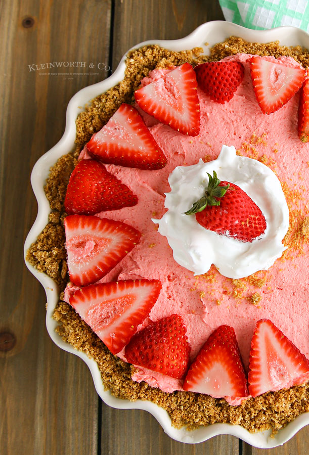 Recipe for No-Bake Strawberry Banana Cheesecake