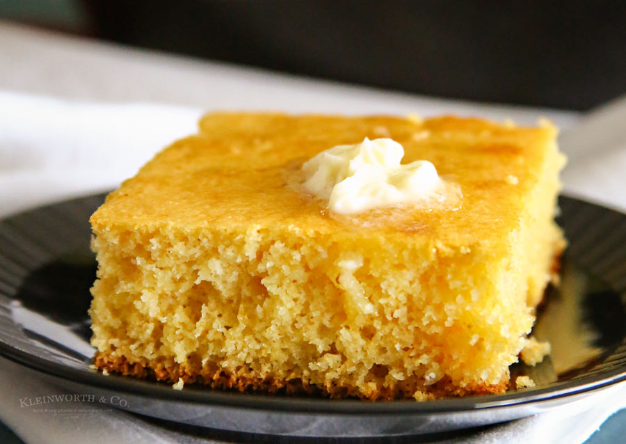 Easy Skillet Cornbread Recipe