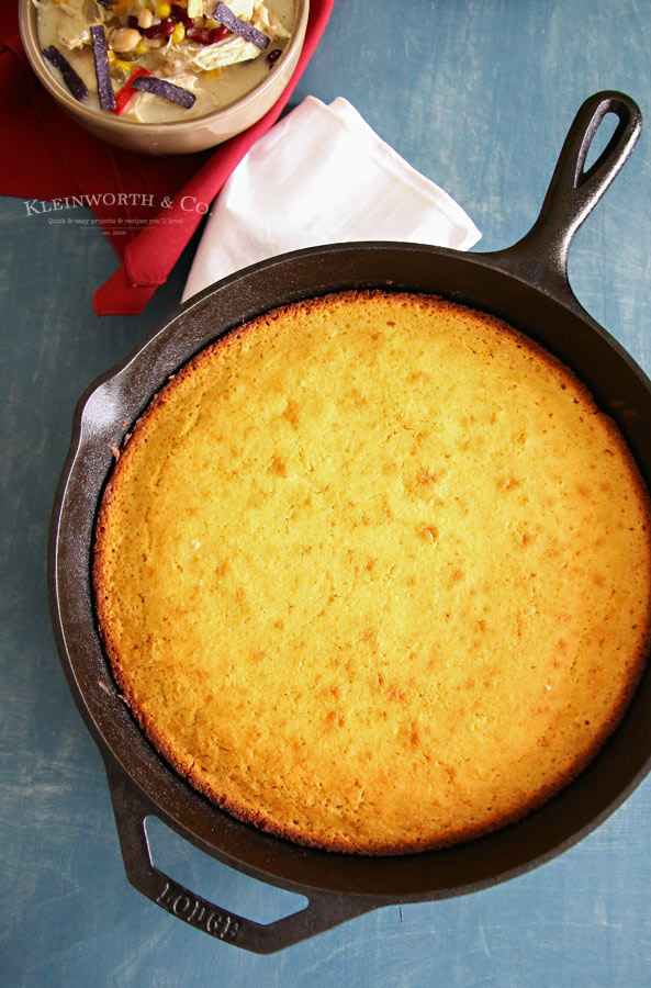 Easy Skillet Cornbread Recipe