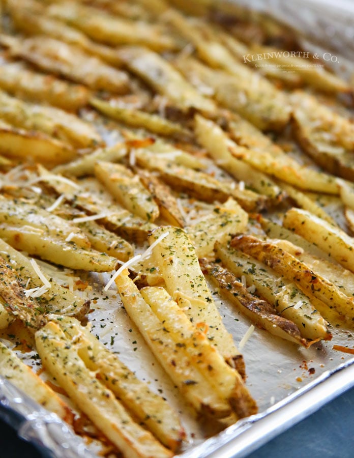 Baked Garlic Parmesan Steak Fries - Easy and delicious side dish to all your summer BBQ dishes.  