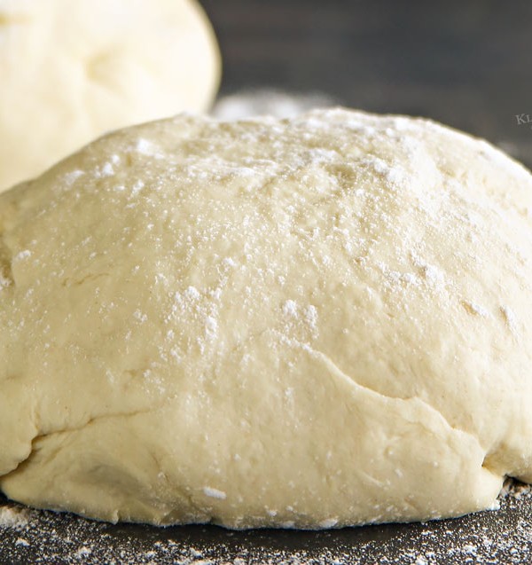 2-Ingredient Pizza Dough