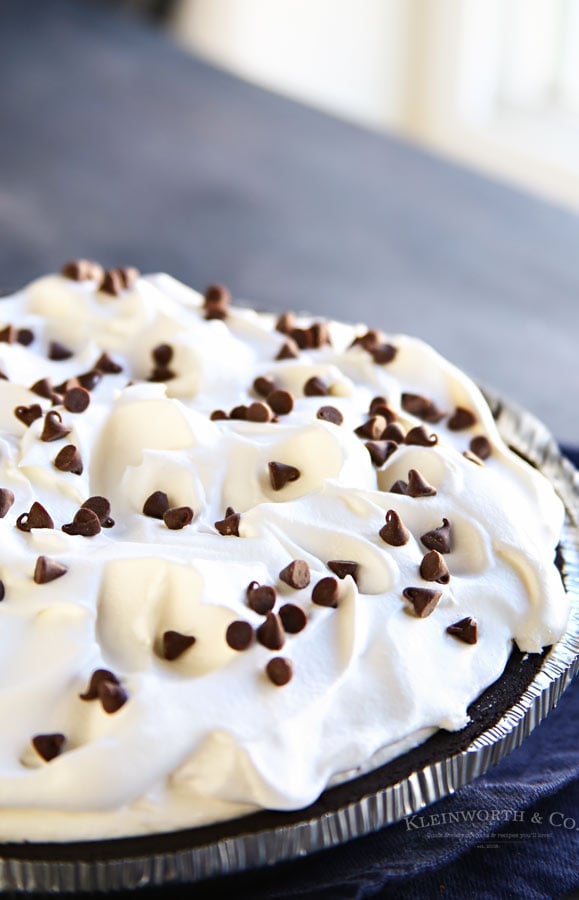 Easy Oreo Cannoli Cream Pie