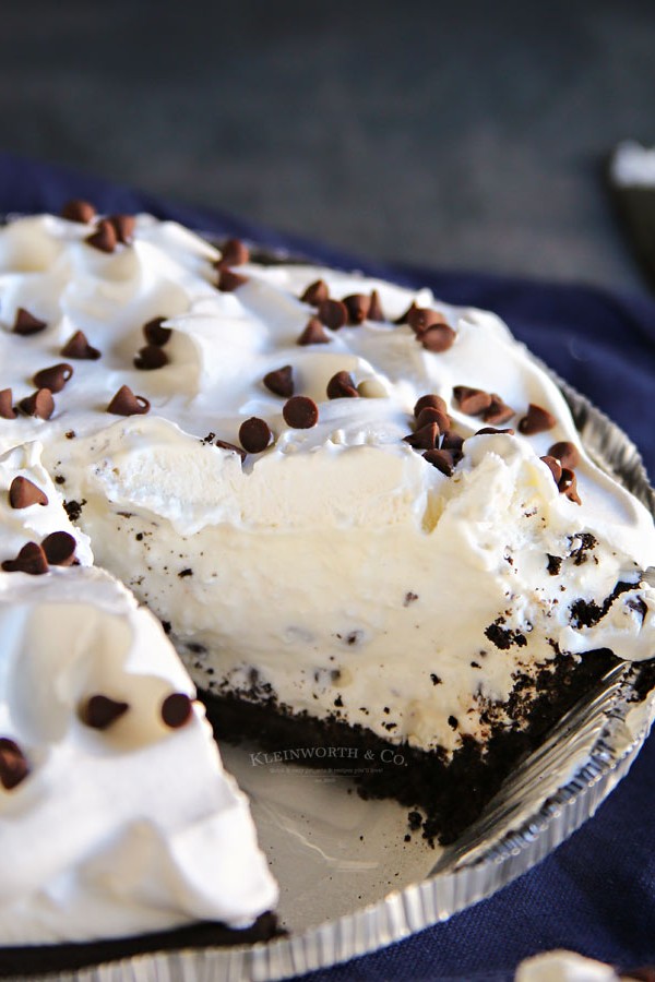 Easy Oreo Cannoli Cream Pie