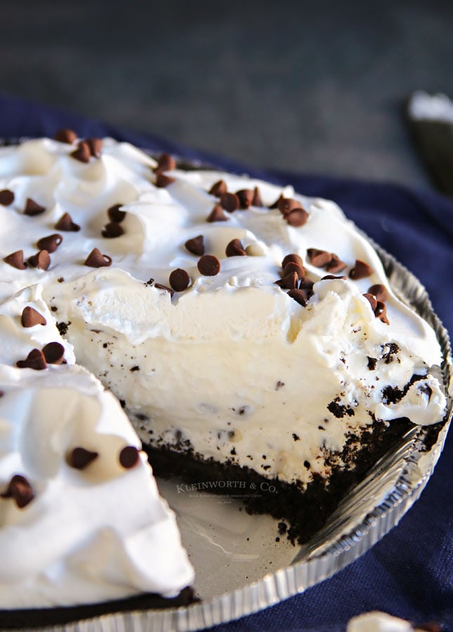 Easy Oreo Cannoli Cream Pie