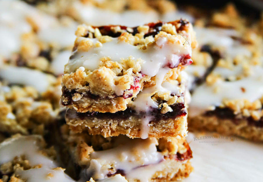 Skinny Blackberry Cream Oat Bars