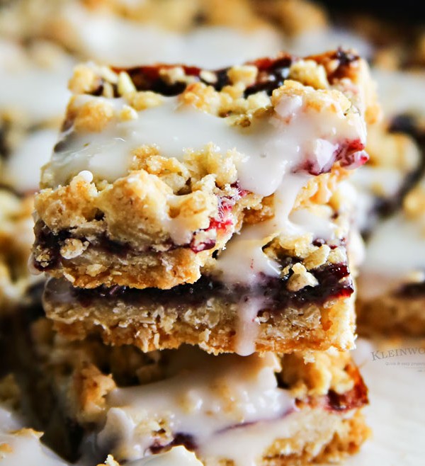 Skinny Blackberry Cream Oat Bars