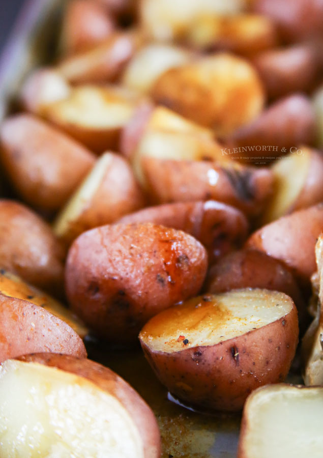 Roasted Balsamic Potatoes - Easy side dish recipe