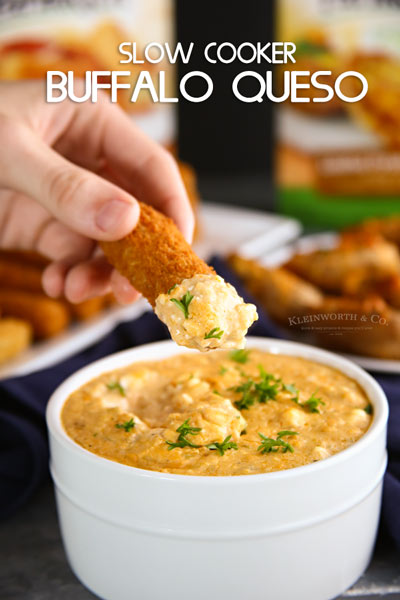 Slow Cooker Buffalo Queso Dip Recipe