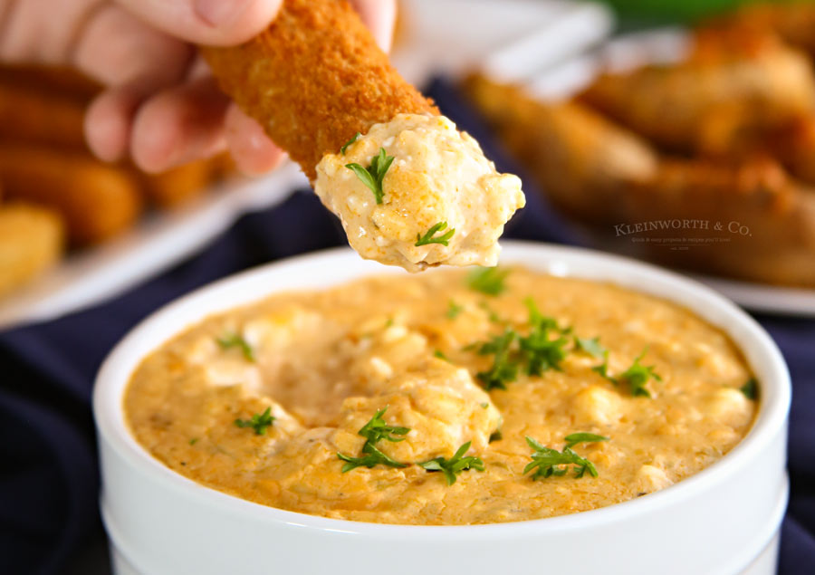 Slow Cooker Buffalo Queso Dip Recipe