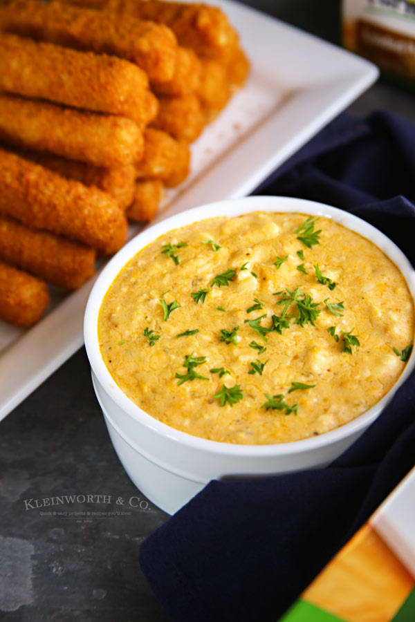 Slow Cooker Buffalo Queso Dip Recipe