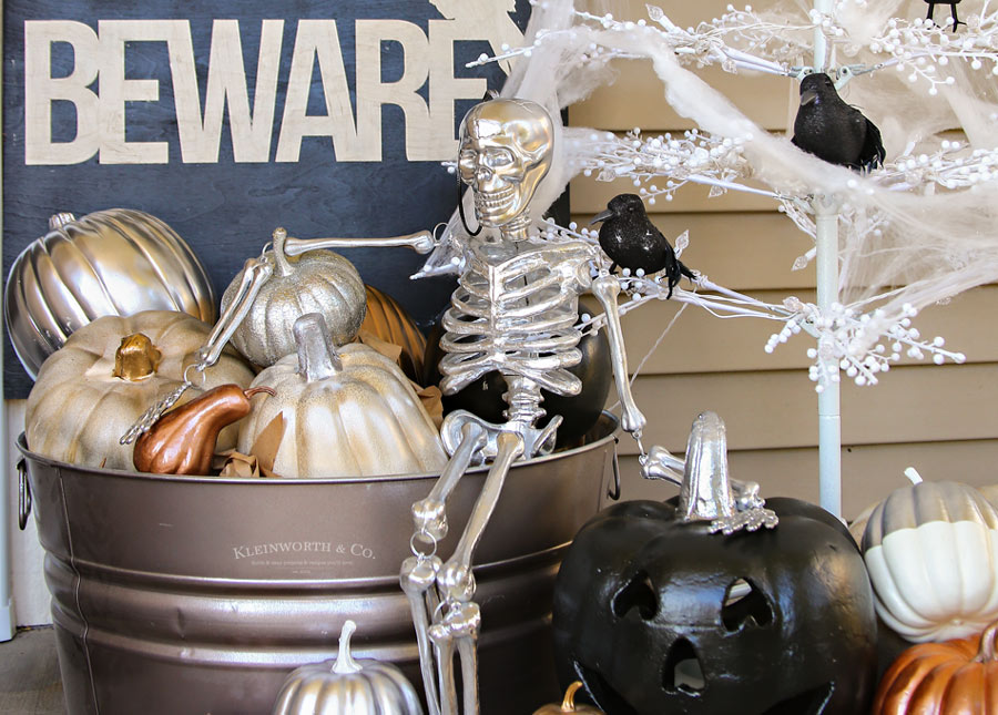 How to Metallic Glam Halloween Porch Decor