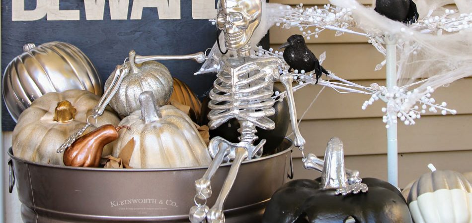 How to Metallic Glam Halloween Porch Decor