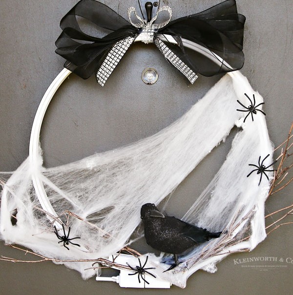 How to make Spooky Raven Halloween Wreath