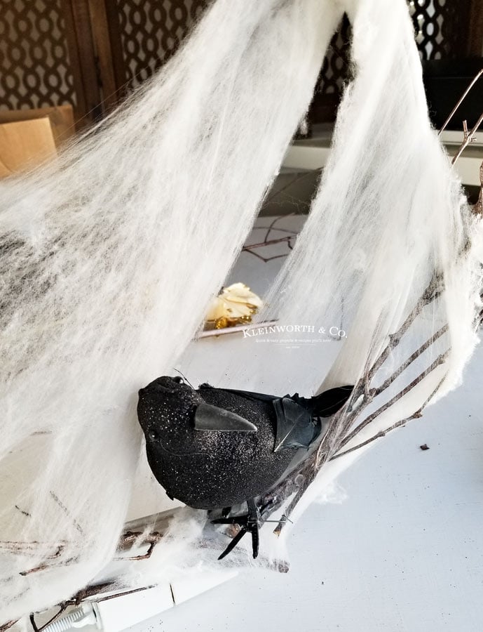 Spooky Raven Halloween Wreath - glue on raven