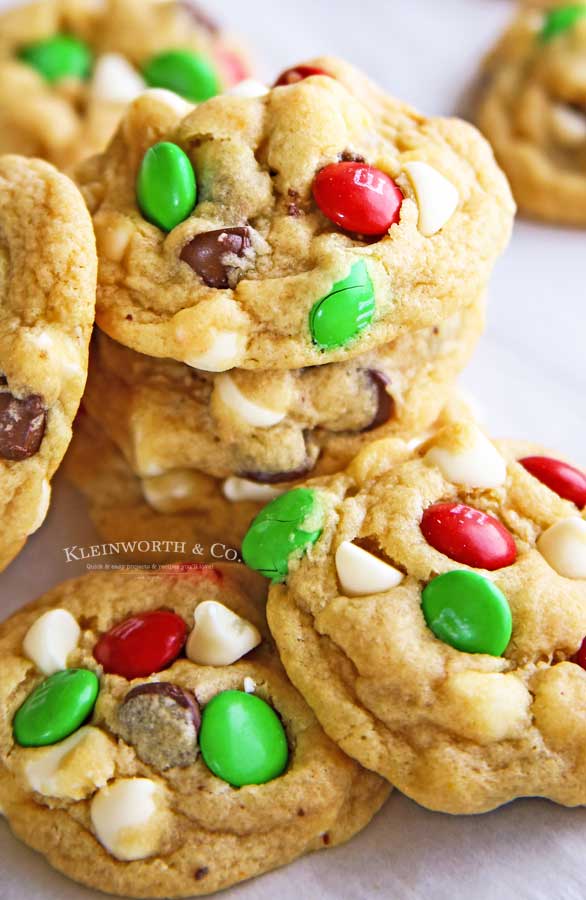 Christmas Cookies - Santa's Favorite Chocolate Chip Cookies