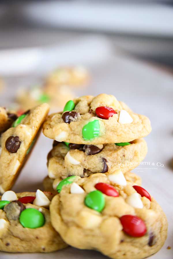 How to make Santa's Favorite Chocolate Chip Cookies