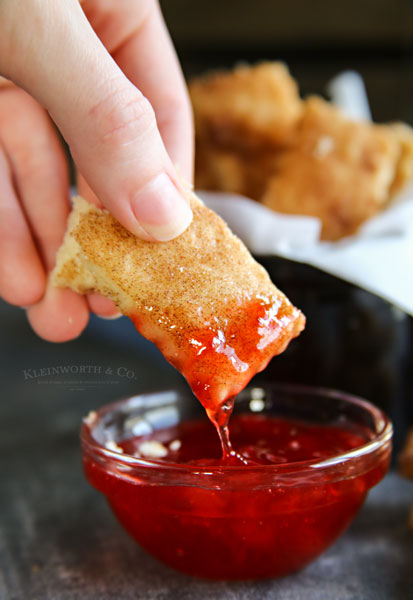 Cinnamon Pie Crust Dippers