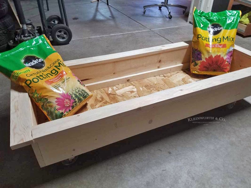 DIY Rolling Planter Box on wheels