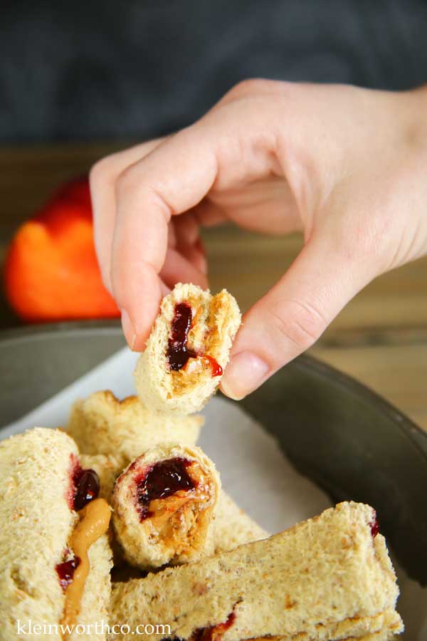 Peanut Butter & Jelly Roll-Up Sandwich Bites