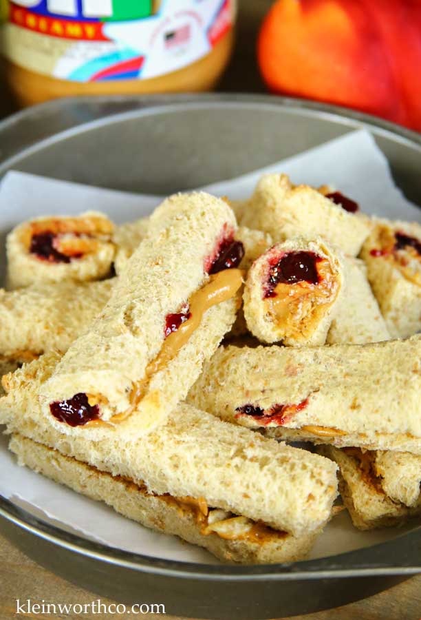 Peanut Butter & Jelly Roll-Up Sandwiches