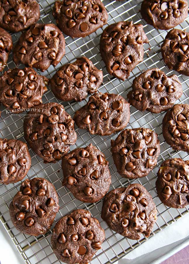 Cookie Recipe - Cake Mix Twix Cookies - Chocolate Cake