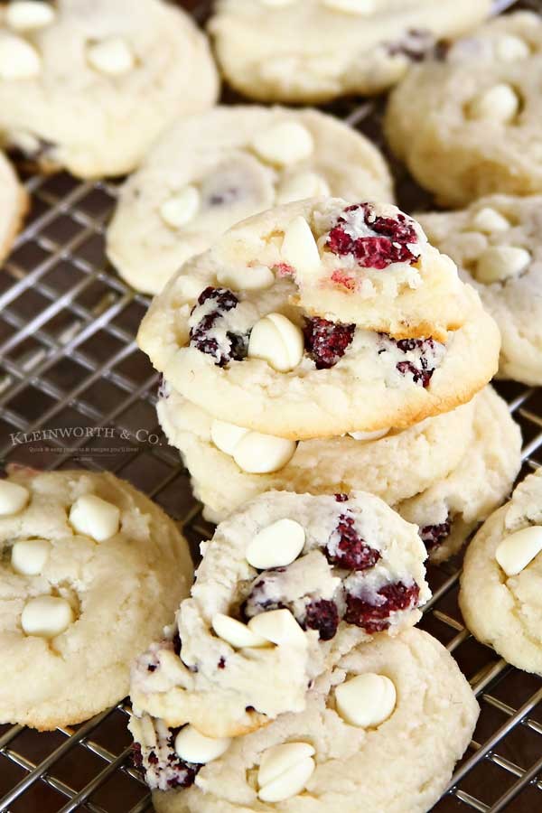 How to make Raspberry Cheesecake Cookies