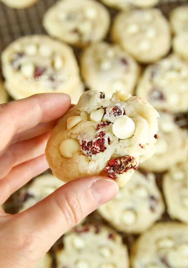 White Chocolate Raspberry Cheesecake Cookies