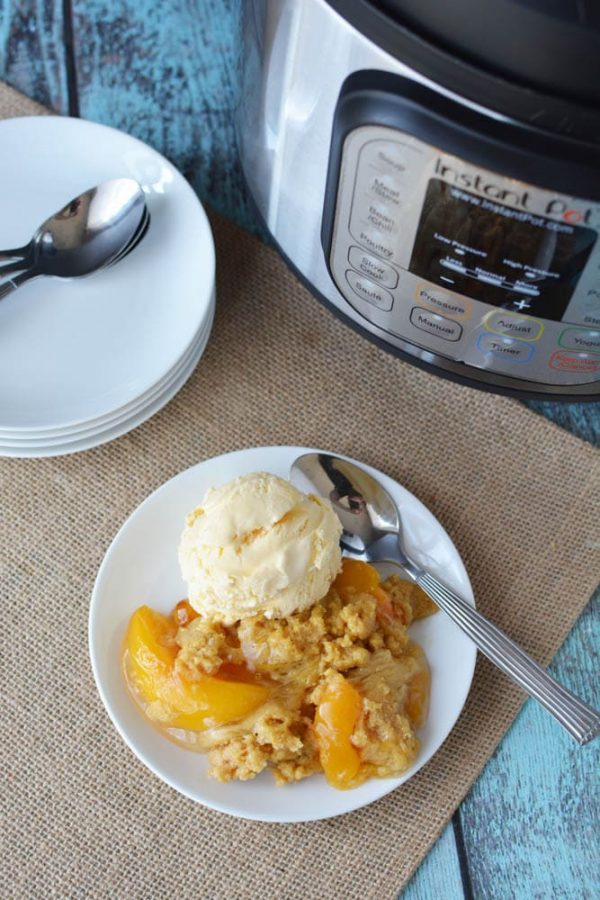 Easy Instant Pot Peach Cobbler Recipe With Only 4-Ingredients