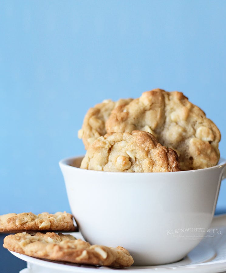 Easy White Chocolate Macadamia Nut Cookies