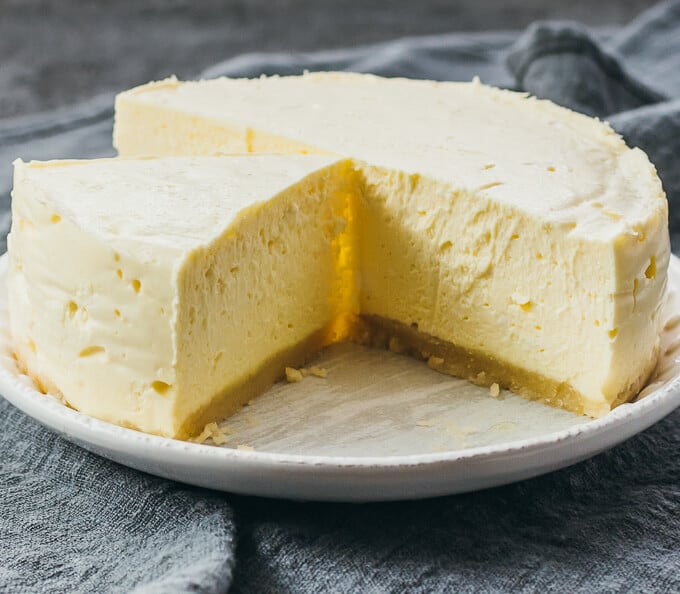 Low Carb Instant Pot Cheesecake (Keto Recipe)