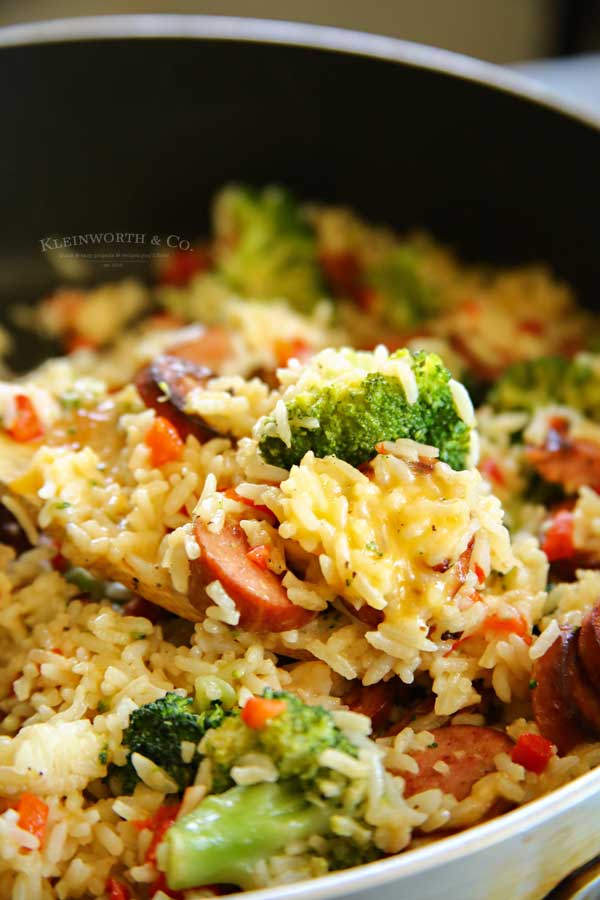 20 minute dinner - Cheesy Broccoli Sausage Skillet Dinner