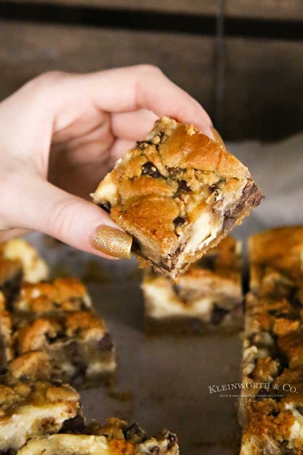 Easy dessert recipe - Chocolate Chip Cookie Cheesecake Bars