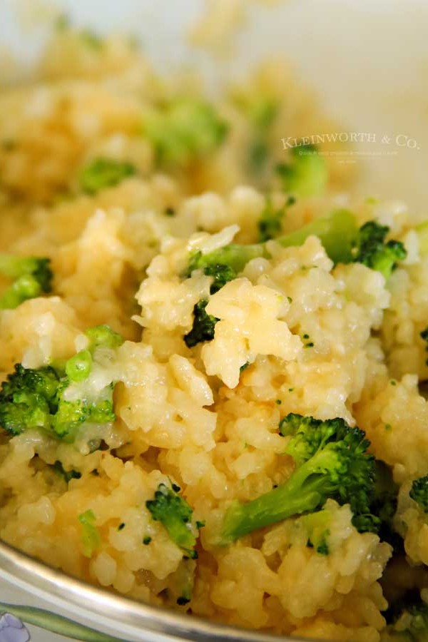 Cheesy Broccoli Rice - Rice Cooker Recipe