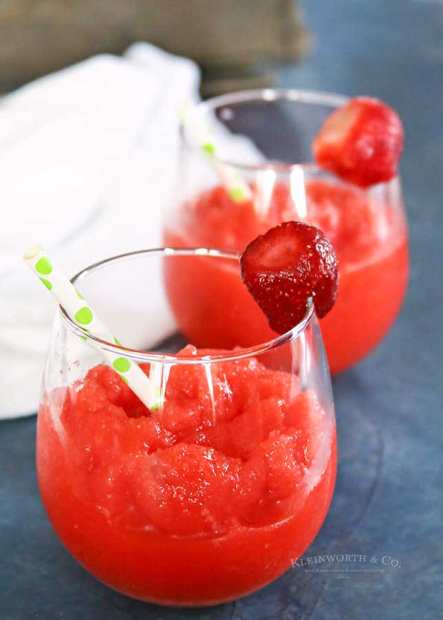 how to make Strawberry Daiquiri