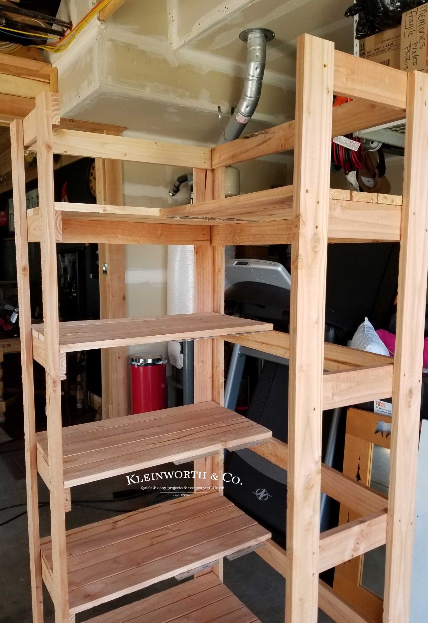 build corner bookshelves - Corner Bookshelf DIY