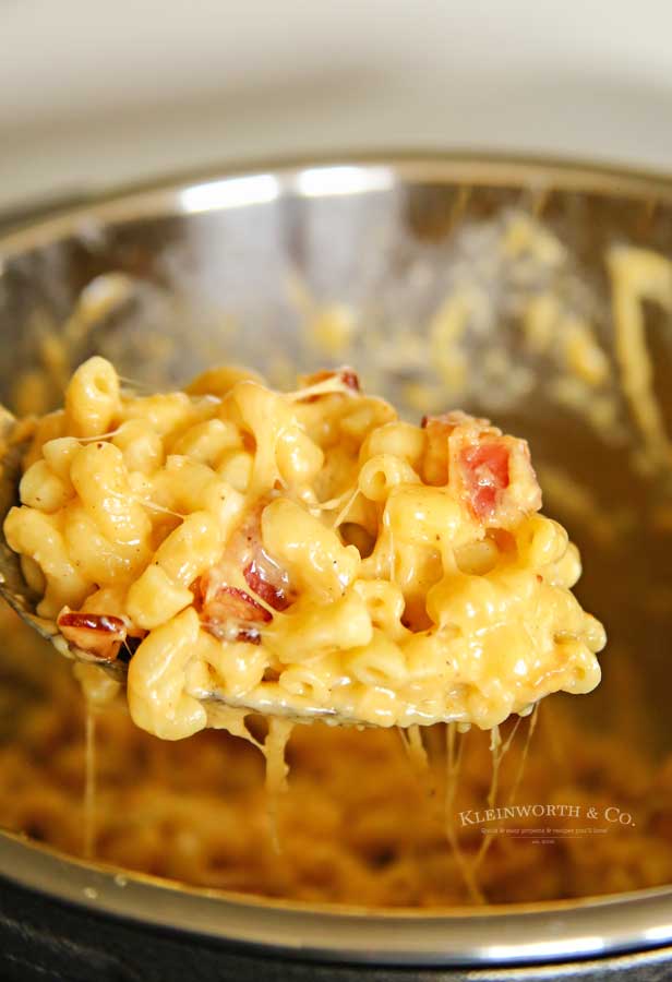 pressure cooker recipe - Instant Pot Bacon Mac and Cheese