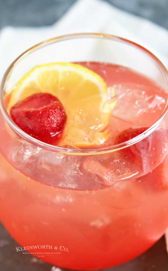 strawberry drink recipe - Peach Strawberry Lemonade